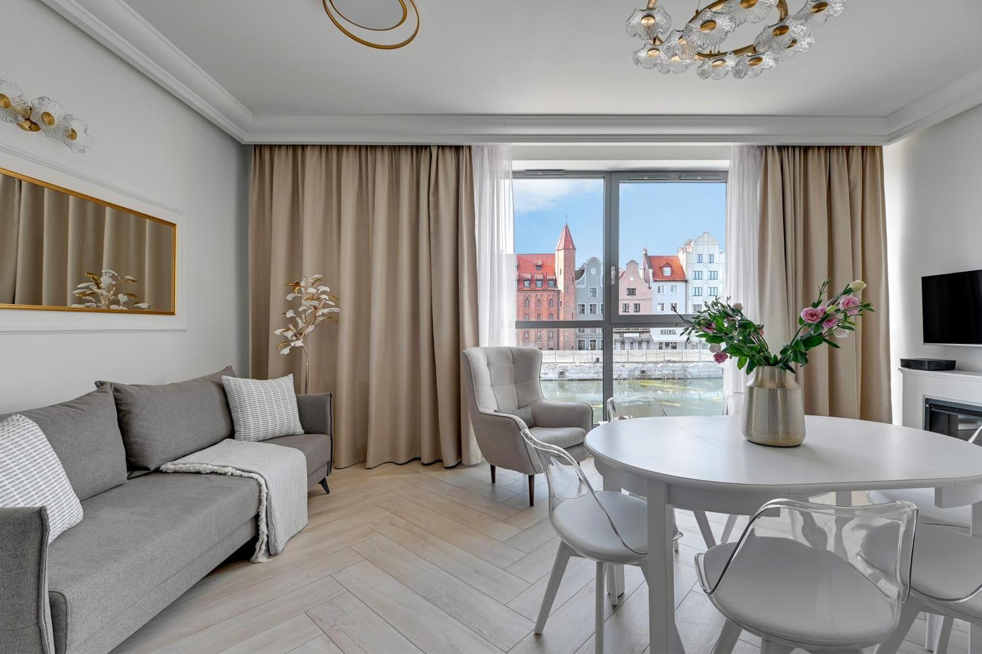 Old & River View Premium By Lion Apartment Gdansk