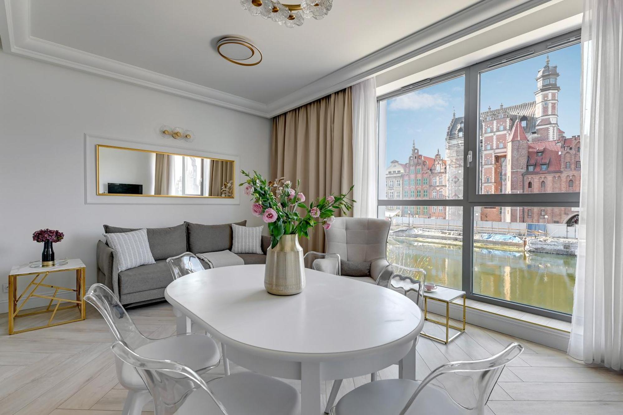 Old & River View Premium By Lion Apartmán *