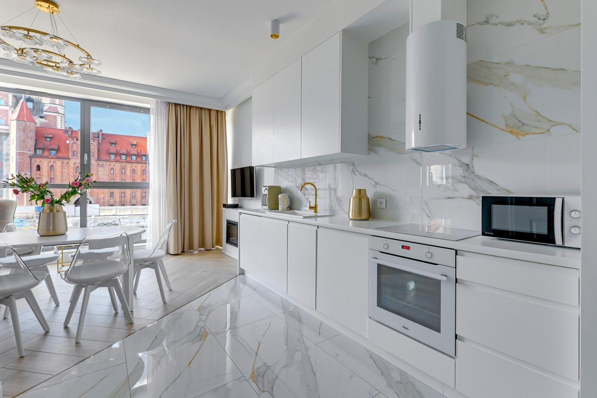 Old & River View Premium By Lion * Gdansk